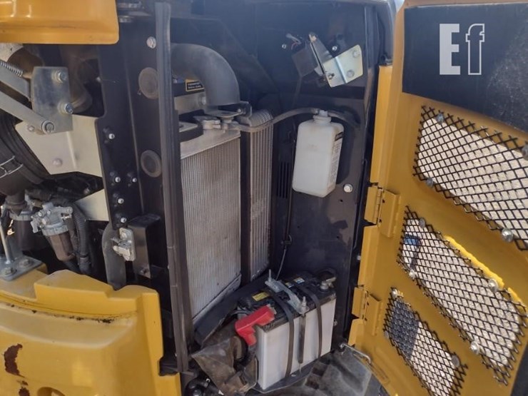 2020-deere-26g-image-43