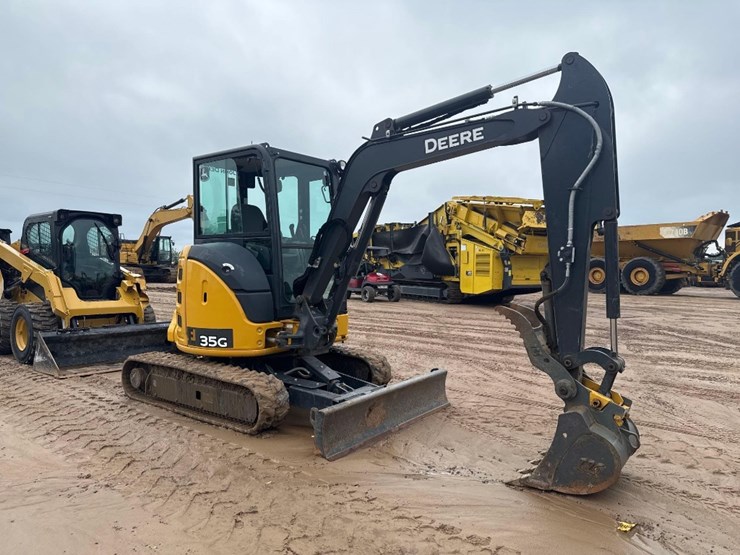 2020-deere-35g-image-4