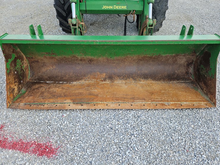 2017-john-deere-6120m-image-3