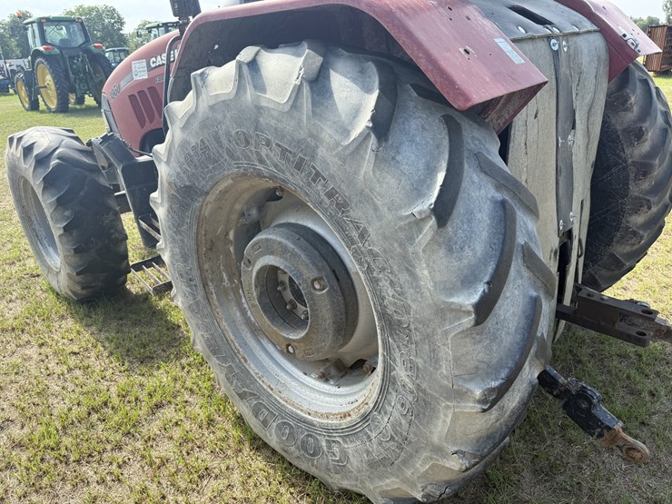 case-ih-farmall-105u-image-7