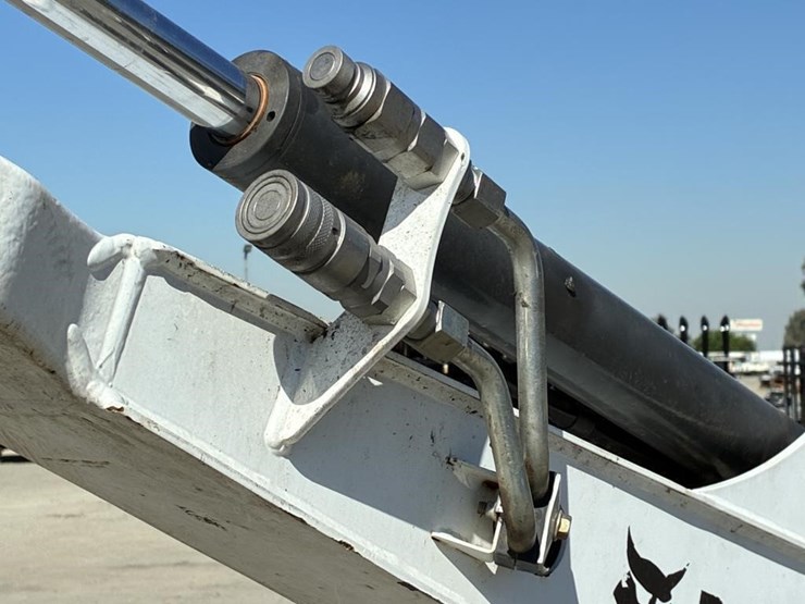 2020-bobcat-e20-image-7