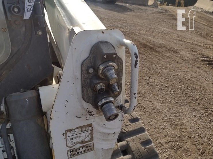 2017-bobcat-t870-image-16