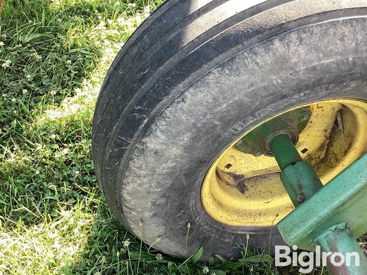 john-deere-235-image-14