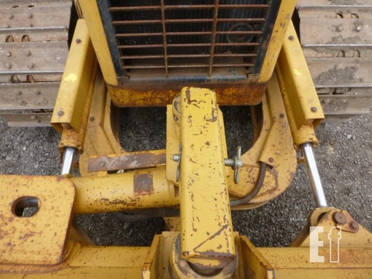 2005-caterpillar-d4g-xl-image-18