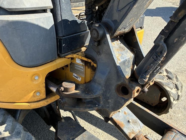 2021-deere-35g-image-7