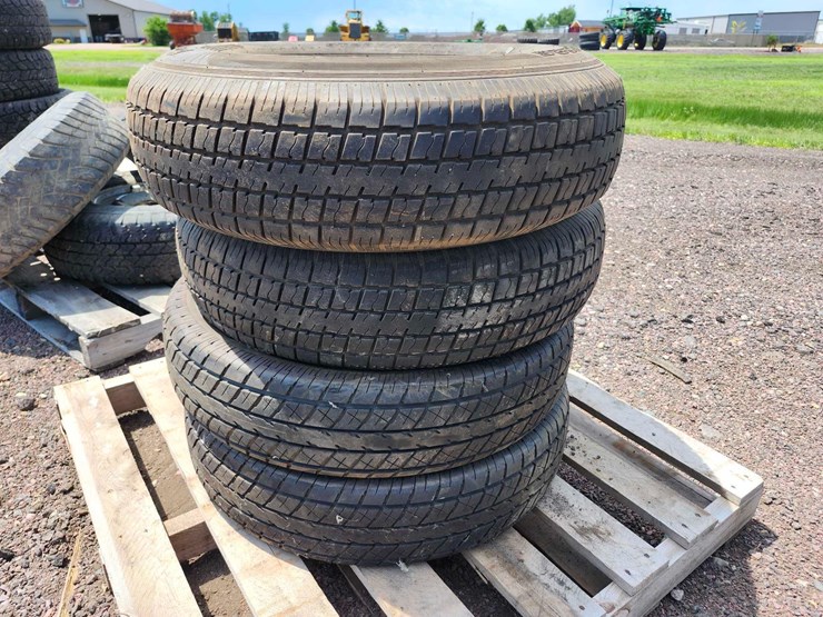 castle-rock-st-radial-st-235/80r16-tires-image-2