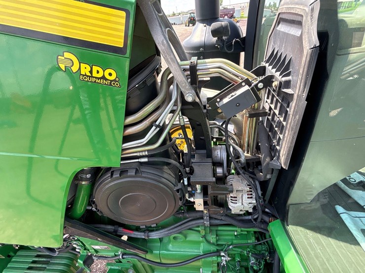 2012-john-deere-8335rt-image-25