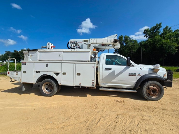 2014-dodge-ram-5500-image-14