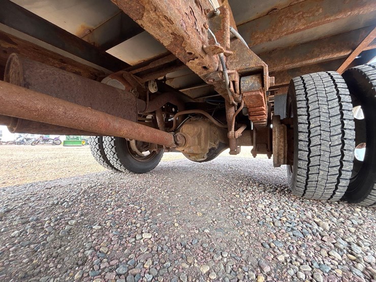 2002-ford-f550-image-22