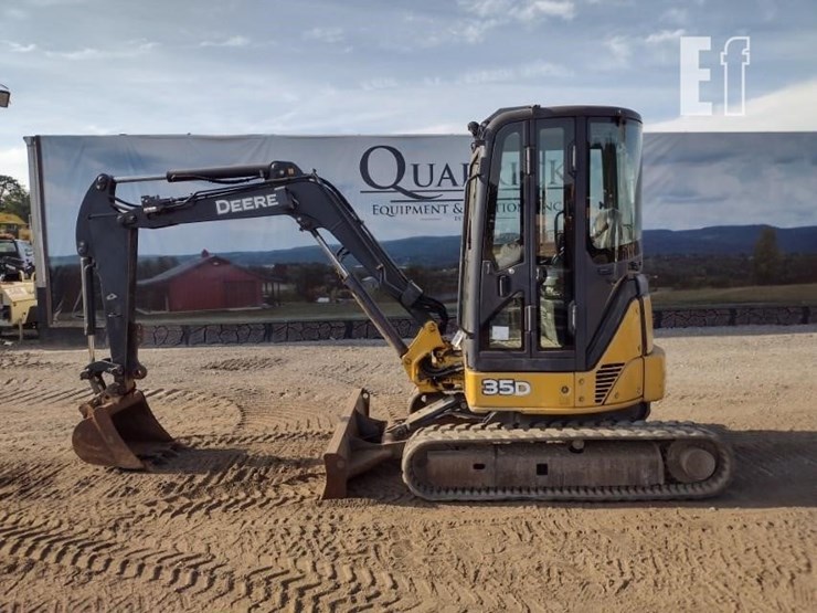 2006-deere-35d-image-1