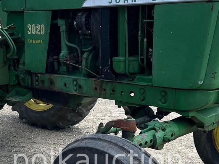 john-deere-3020-image-4