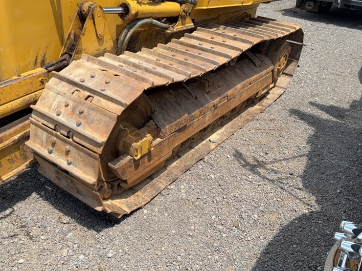 2004-caterpillar-d5g-xl-image-9