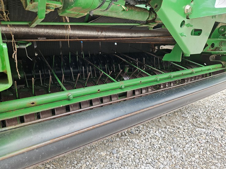 2008-john-deere-568-image-11