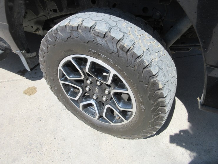 2022-ford-f150-lariat-image-14