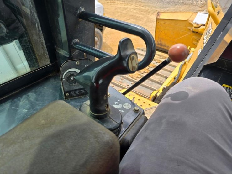 deere-750j-lgp-image-33