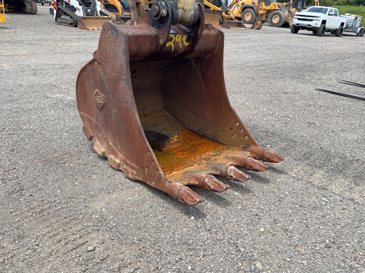 2010-komatsu-pc220-lc-image-15