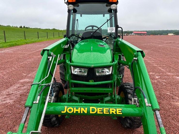 2018-john-deere-4052r-image-27
