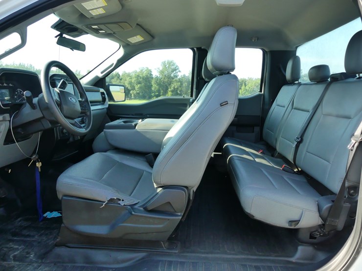 2021-ford-f150-xl-image-8