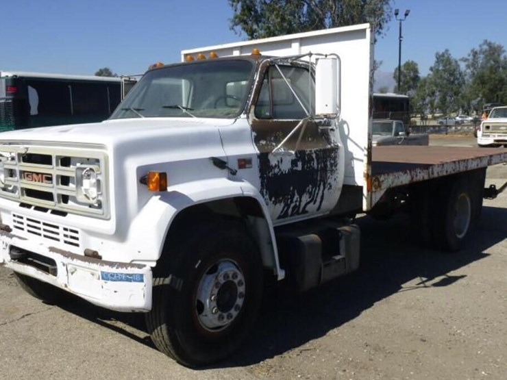 1986-gmc-c6-flatbed-truck-image-2