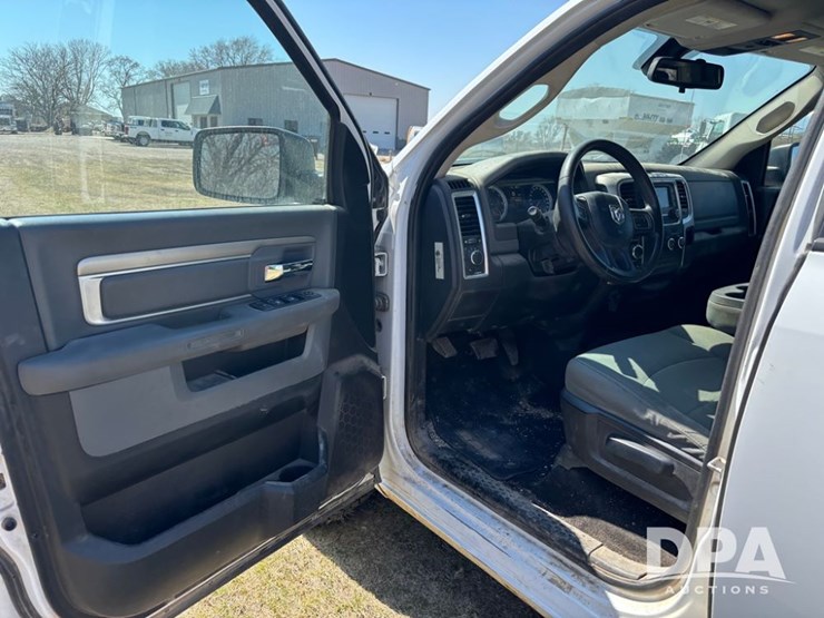 2015-dodge-ram-1500-image-40