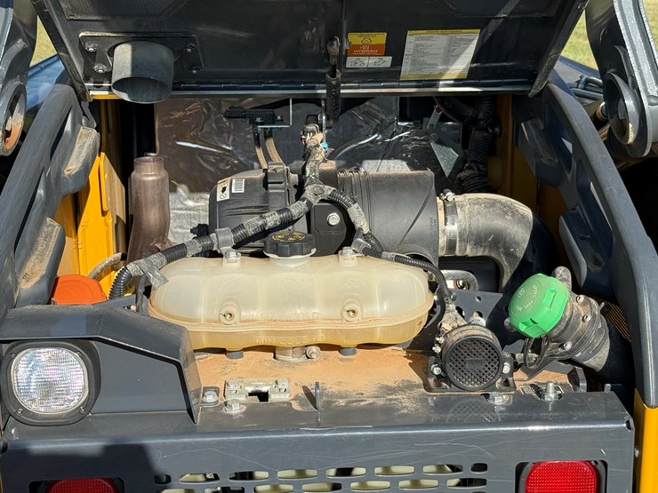2021-deere-325g-image-17