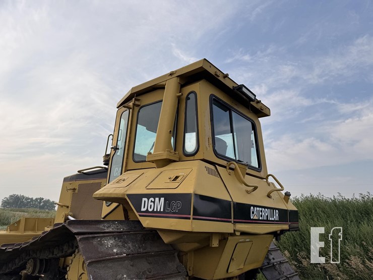 caterpillar-d6m-image-17