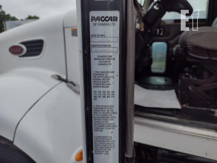 2009-peterbilt-335-image-6