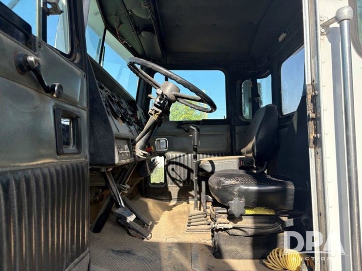1996-kenworth-t450-image-9
