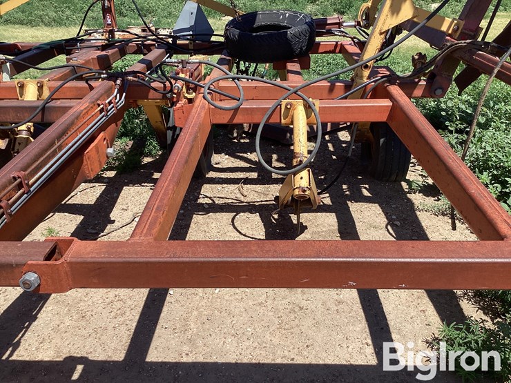 1981-versatile-noble-9600-9x6-sweep-blade-plow-image-18