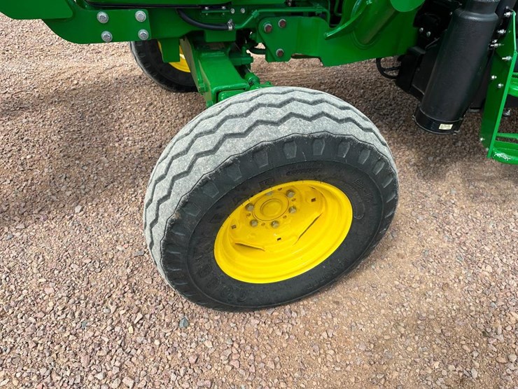 2020-john-deere-5075e-image-12