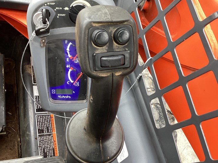 2017-kubota-ssv65-image-14