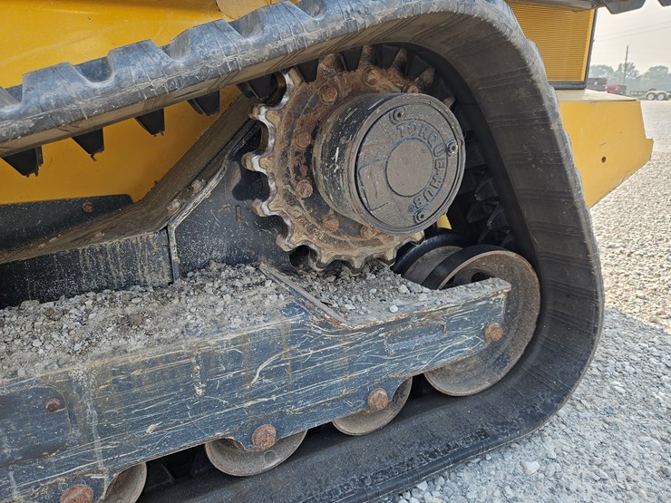 2020-deere-333g-image-21