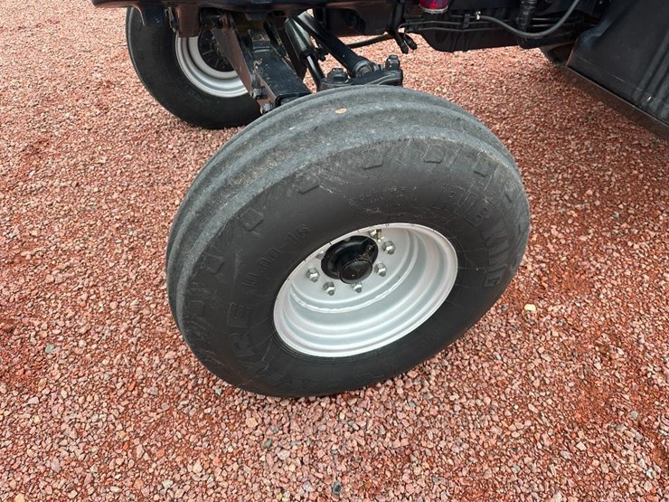 2015-case-ih-farmall-125a-image-9