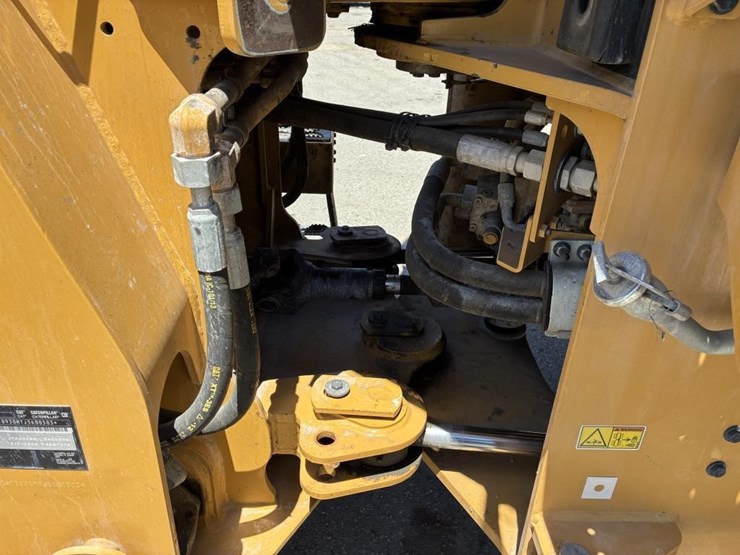2022-caterpillar-930m-image-9