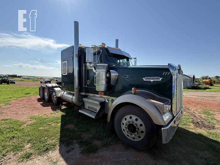 2005-kenworth-w900-image-4
