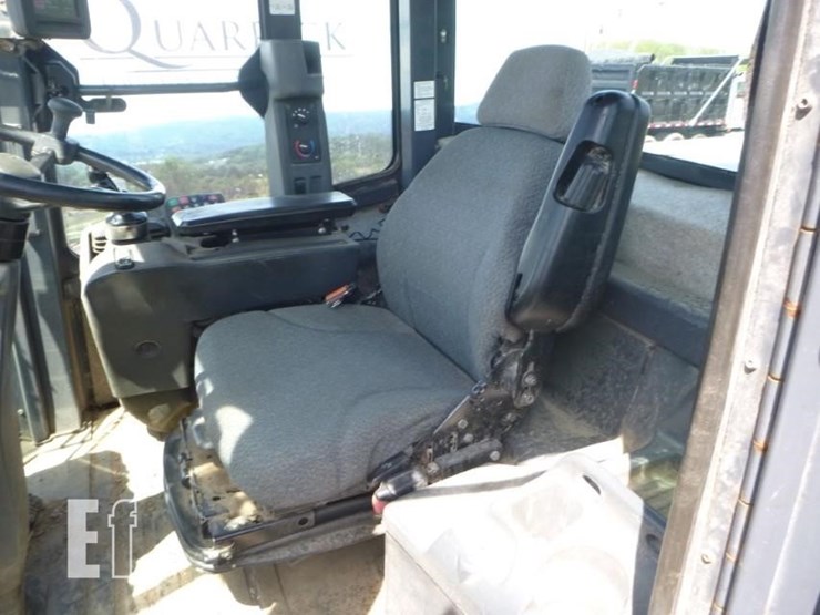2013-deere-544k-image-13