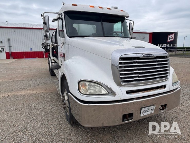 2006-freightliner-columbia-truck-(gp11008,-unit-414)-image-3