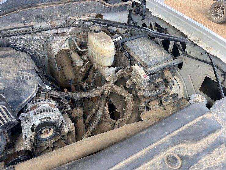 2016-chevrolet-silverado-2500-image-17