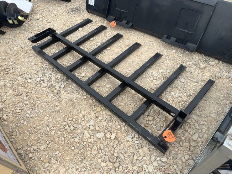 wolverine-67"-pallet-forks-w/-7-teeth-image-3