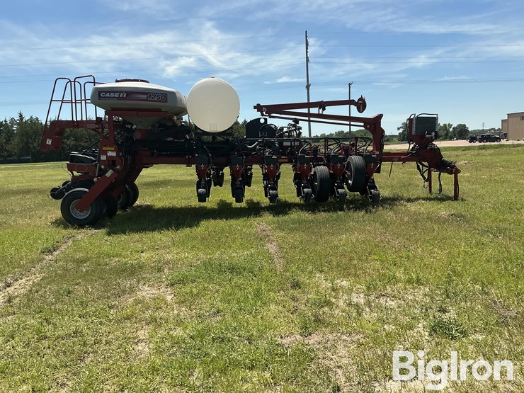 2013-case-ih-1250-image-4