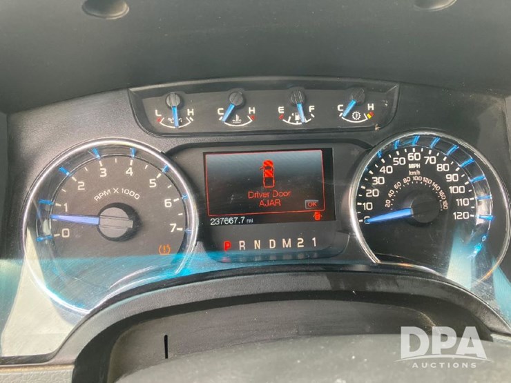 2012-ford-f150-xlt-image-11