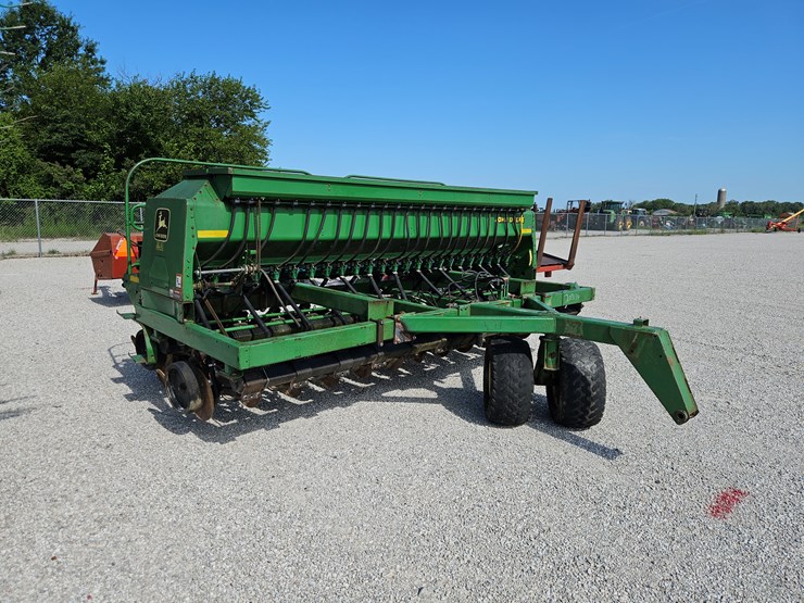 2001-john-deere-1560-image-1