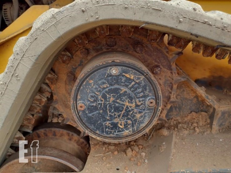 2020-deere-331g-image-17