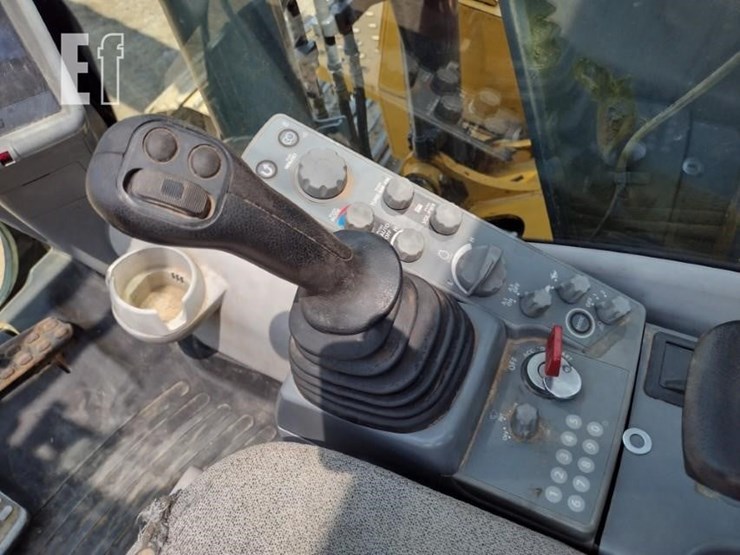 2019-deere-130g-image-9
