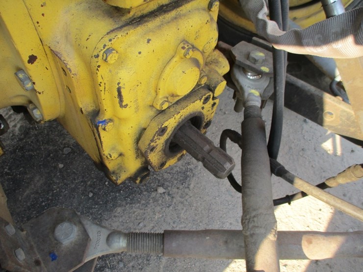 new-holland-545d-image-17