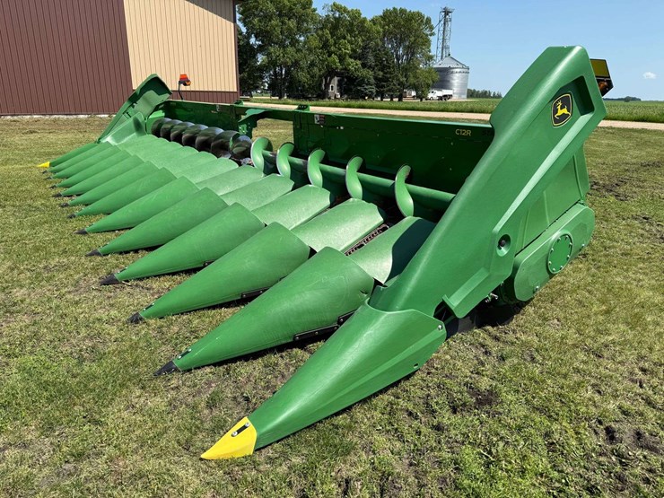 2021-john-deere-c12r-image-1
