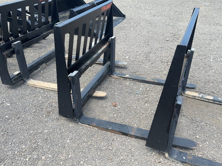 #2060-•-trubilt-42"-skid-steer-pallet-forks-image-2