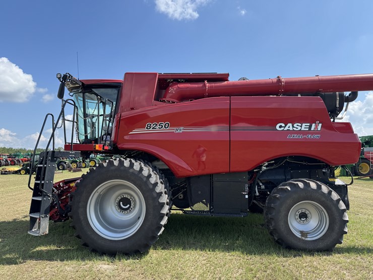 2022-case-ih-8250-image-12