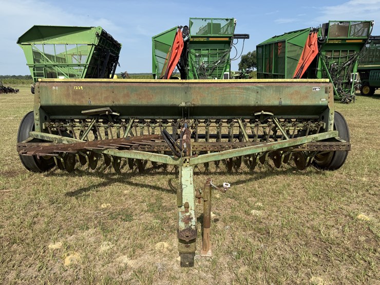 john-deere-8300-image-4