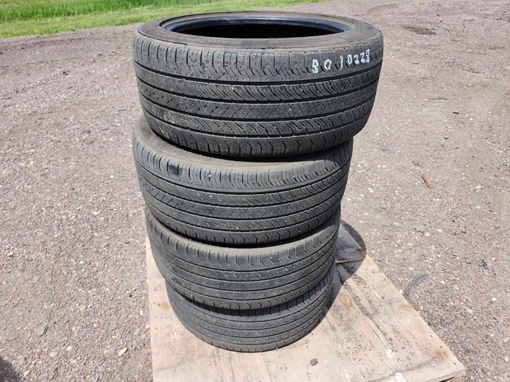 continental-procontact-245/45r18-tires-image-1